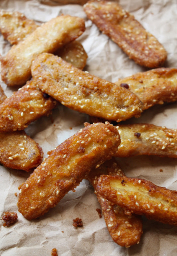 thai snacks - thai fried bananas