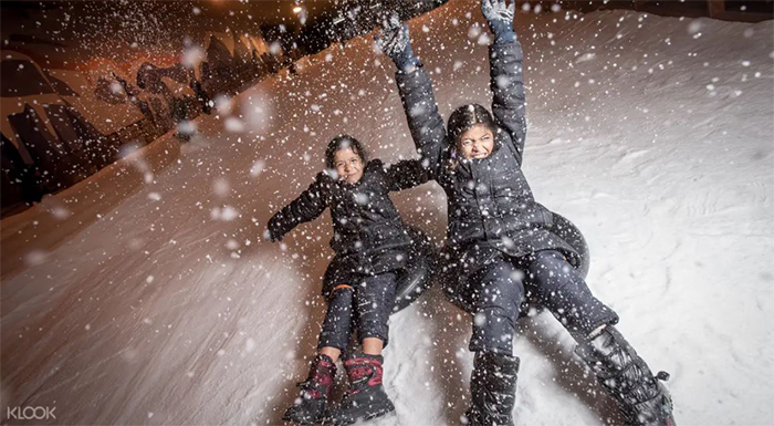 tips staycation singapore snow city