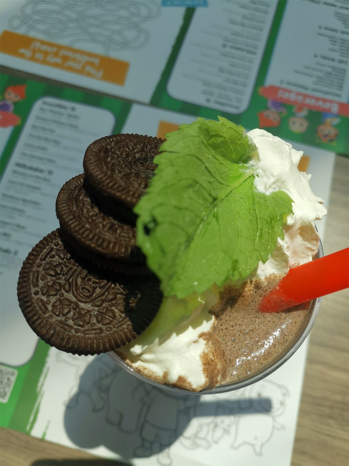 wheels-on-the-bus-milkshake